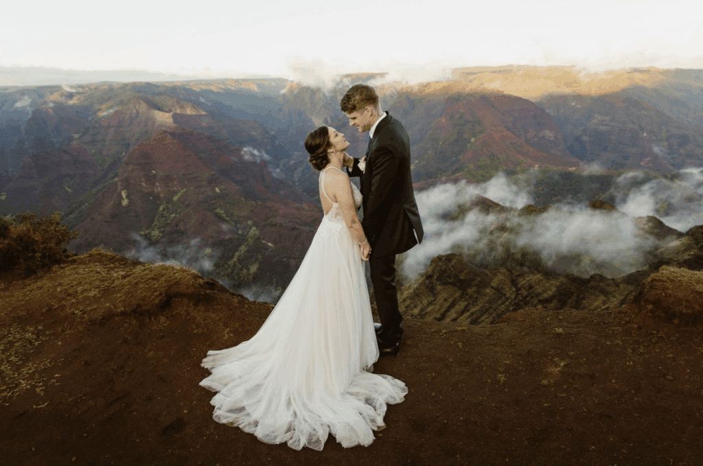 elopement vs wedding photography, hawaii kauai elopement