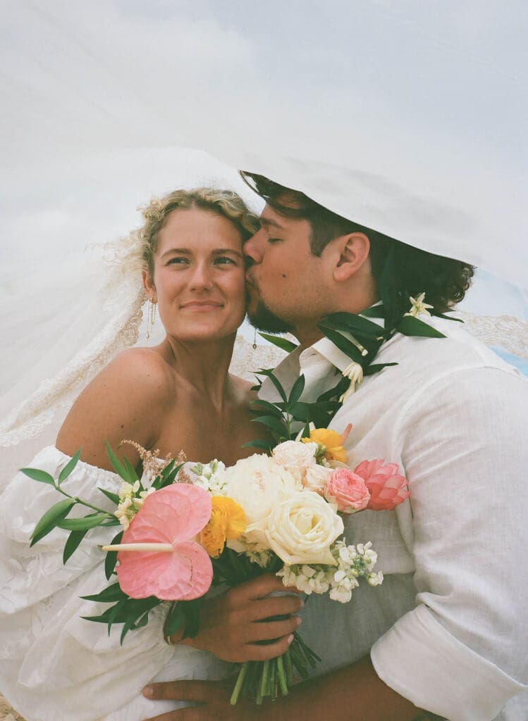 bride and groom oahu wedding film photography